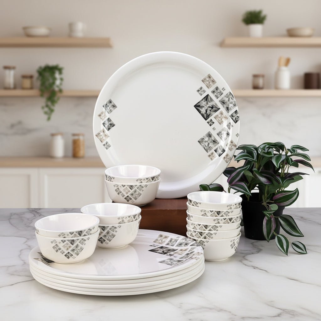 18pc Buffet Set: World of Solitaire