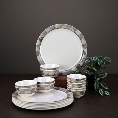 18pc Dinner Set: Supermus