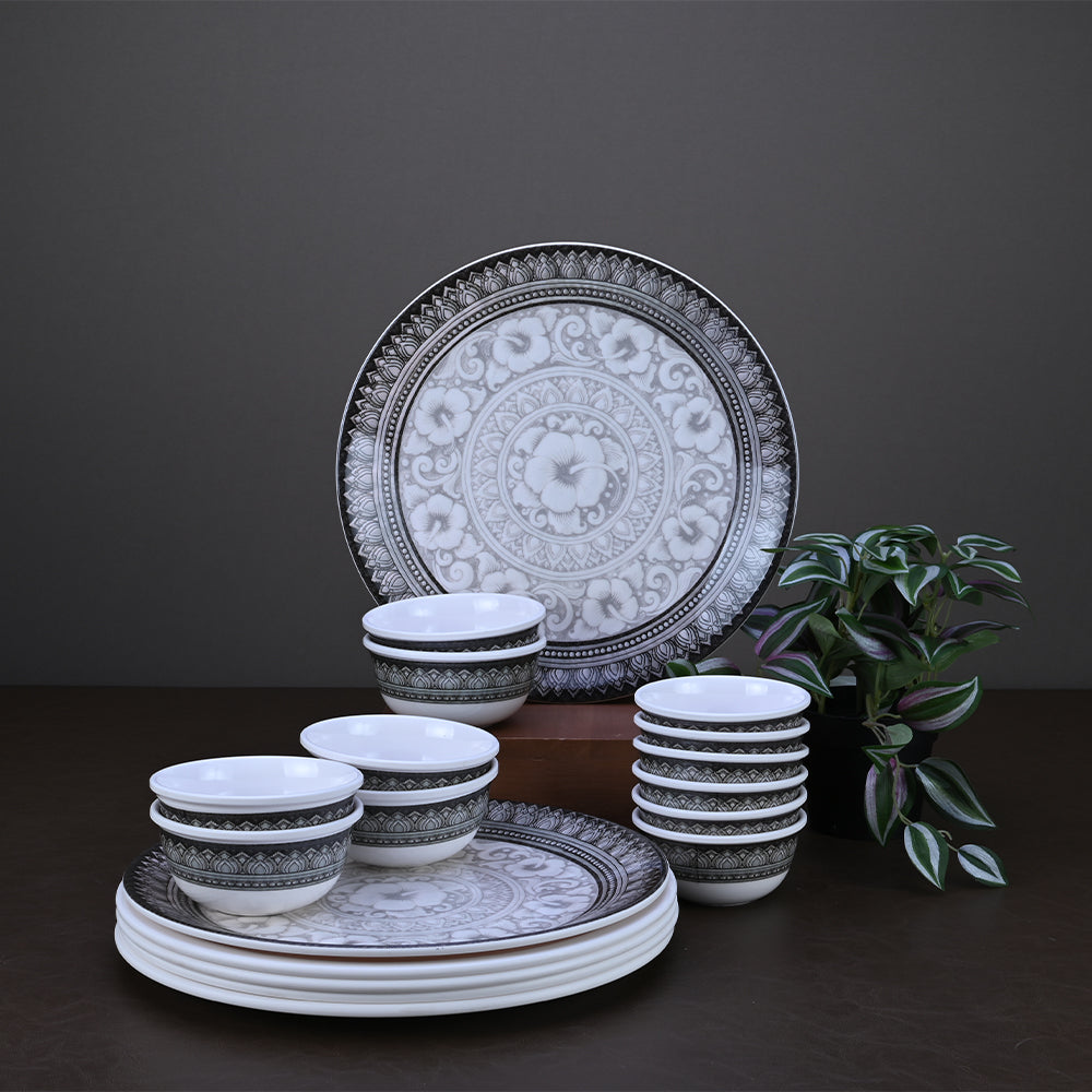18pc Dinner Set: Antique