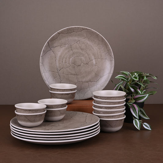 18pc Dinner Set: Crackle
